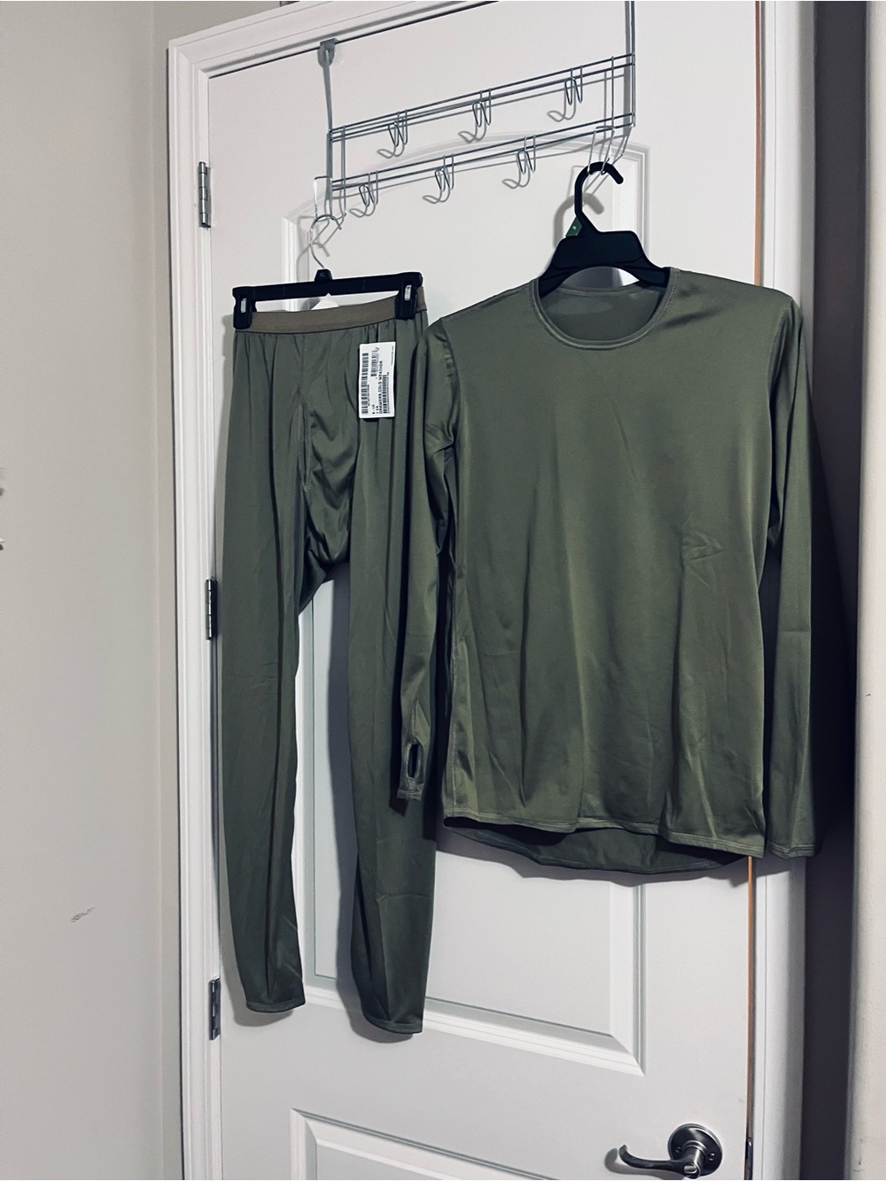 Unisex- Silk Thermal Wear Long Sleeve Sleep Set / Olive Green